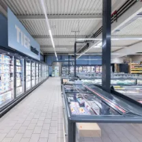 Tiefkühlbereich im EDEKA Foodservice Markt in Titisee-Neustadt