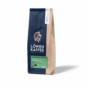 Eine 1 kg Packung Löwenkaffee in der Sorte Espresso Bio Fairtrade vor weißem Hintergrund.