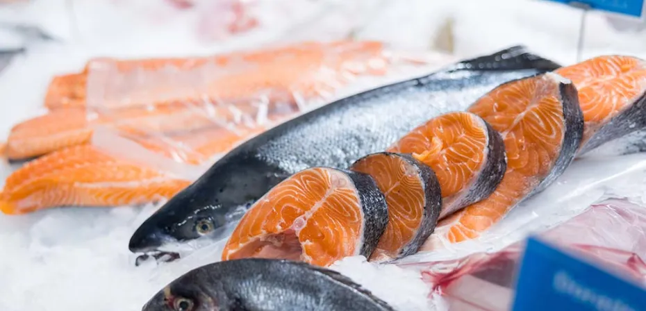 Fischbereich im EDEKA Foodservice Markt in Titisee-Neustadt
