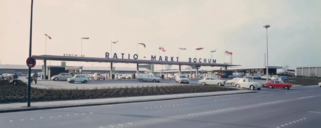 Bild von dem Ratio Markt Bochum, aufgenommen in den 60er Jahren, der heute zu EDEKA Foodservice gehört.