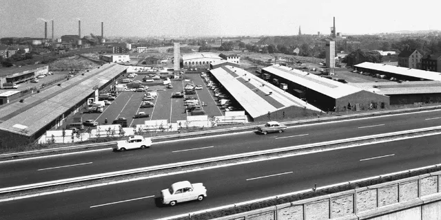 Luftaufnahme des ehemaligen Ratio-Betriebs in Bochum-Hofstede mit Blick auf den Ruhrschnellweg.